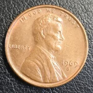 1969s Lincoln Memorial Cent Penny Doubled Die Variety Die Clash Error Coin Read